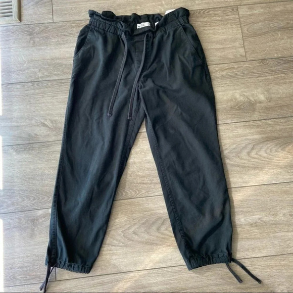 Hollister Ultra High Rise Paperbag Jogger Pants - Picture 2 of 12